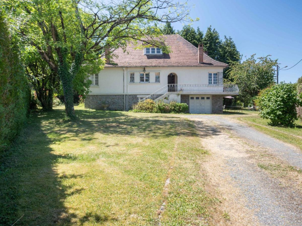 Quaint Holiday Home In Payzac With Garden Kültér fotó